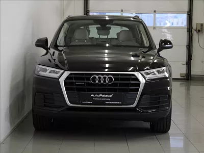 Audi Q5 2,0 40TDi 4x4 Bezklíč 56tkm.ČR 140 kW automat černá