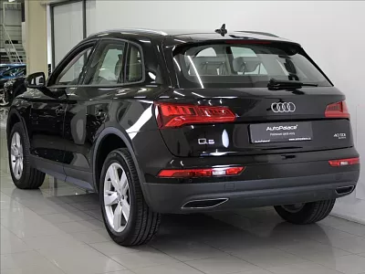 Audi Q5 2,0 40TDi 4x4 Bezklíč 56tkm.ČR 140 kW automat černá