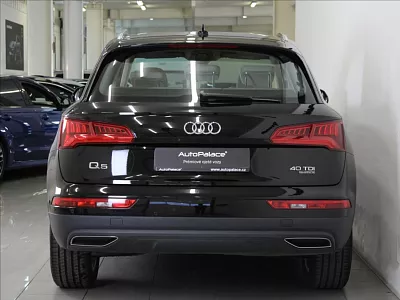 Audi Q5 2,0 40TDi 4x4 Bezklíč 56tkm.ČR 140 kW automat černá