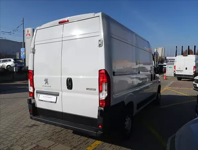 Peugeot Boxer 2,2 BlueHDI 165k 3300 L2H2 121 kW bílá