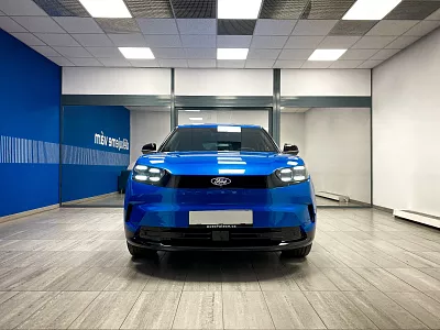 Ford Capri EV Premium 77 kWh prodloužený dojezd RWD 77 kWh prodloužený dojezd 210 kW automat Blue My Mind