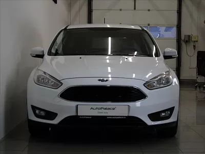 Ford Focus 1,6 i 77kW 1.majitel.ČR 56tkm! 77 kW bílá