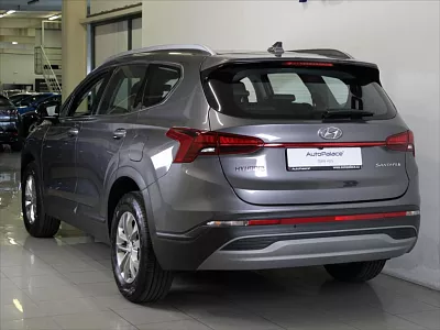 Hyundai Santa Fe 2,2 CRDi 7-míst 34tkm. 2023 142 kW automat šedá