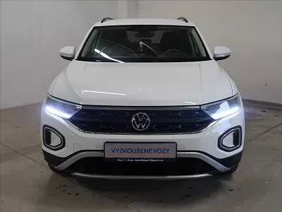 Volkswagen T-Roc 1,5 TSI Life ČR 1.majitel 110 kW bílá