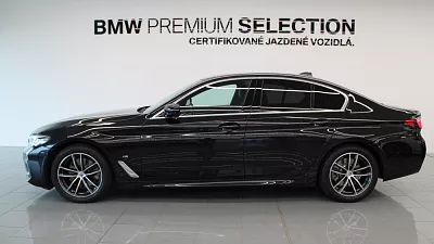 BMW 520d xDrive Limousine 140 kW automat Black Sapphire Metallic