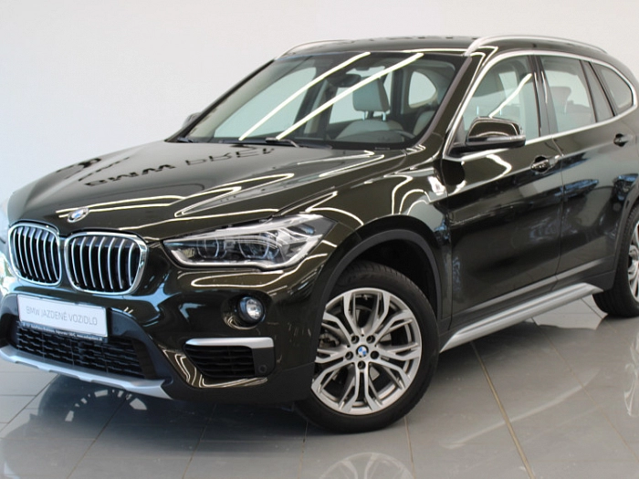 BMW X1 sDrive18i 103 kW sparkling storm brillanteffekt metallic