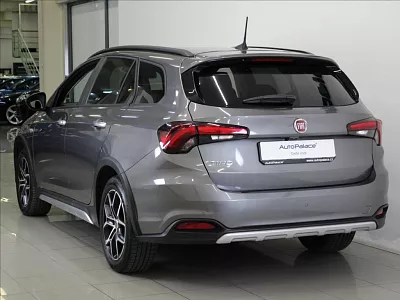 Fiat Tipo 1,6 MultiJet 96kW Cross 16tkm. 96 kW šedá