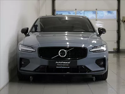 Volvo S60 2,0 B5 AWD Ultimate Dark 2024 184 kW automat šedá