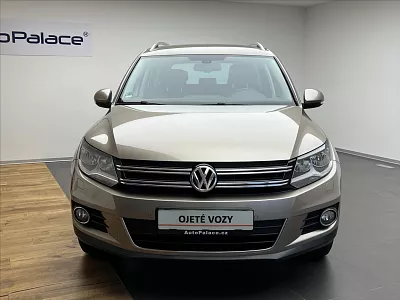 Volkswagen Tiguan 2,0 TDI 4Motion DSG Sport & Style 103 kW automat žlutá