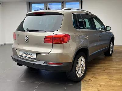 Volkswagen Tiguan 2,0 TDI 4Motion DSG Sport & Style 103 kW automat žlutá