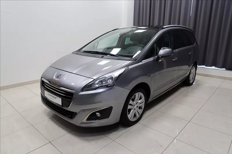 Peugeot 5008 1,6 ALLURE  BlueHDi 120k 7-míst 88 kW šedá