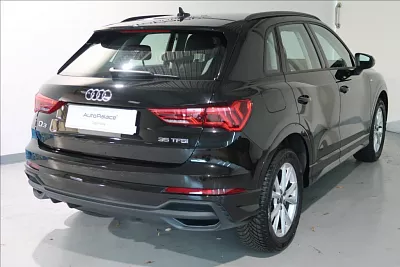 Audi Q3 1,5 35 TFSI  S line 110 kW automat černá