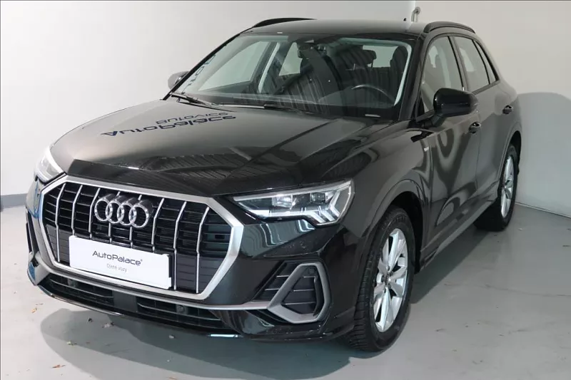 Audi Q3 1,5 35 TFSI  S line 110 kW automat černá