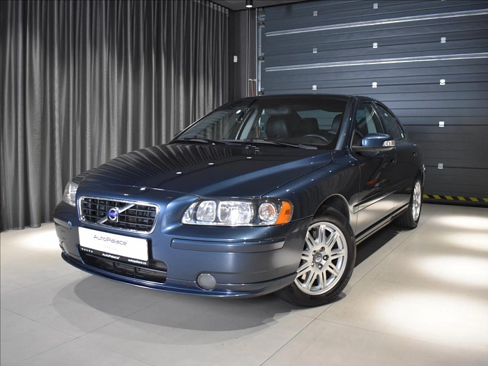 Volvo S60 2,4 Momentum 1.majitel 125 kW modrá