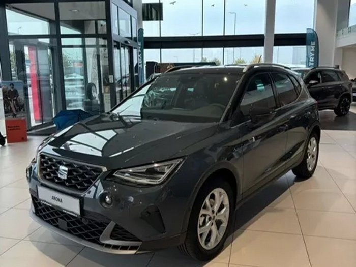 SEAT Arona Vamos FR 1.0 TSI 115k / 2025 1.0 TSI 115k 85 kW Fiord modrá