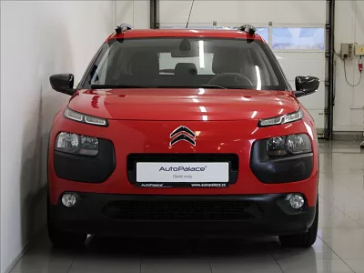 Citroën C4 Cactus 1,2 i 60kW Feel NAVI 2.maj ČR 60 kW červená