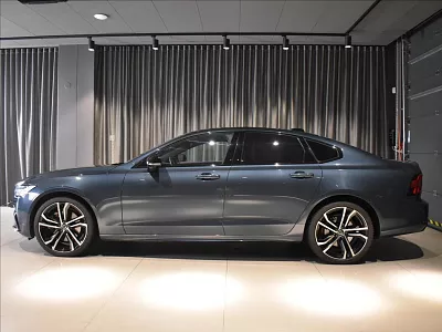 Volvo S90 2,0 B5 AWD R-Desin Headup,Pano 173 kW automat modrá