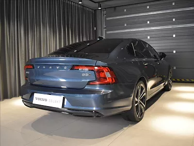 Volvo S90 2,0 B5 AWD R-Desin Headup,Pano 173 kW automat modrá