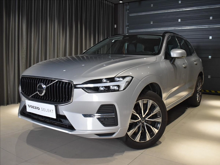 Volvo XC60 2,0 B4 AWD Core BLIS,Bezklíč 145 kW automat šedá