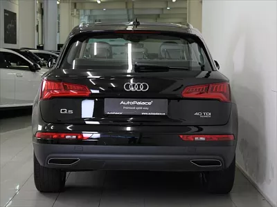 Audi Q5 2,0 40TDi 4x4 Bezklíč 45tkm.ČR 140 kW automat černá