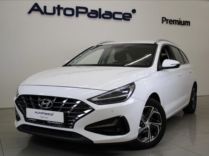 Hyundai i30 1,6 CRDi Smart KAM. 68tkm. 85 kW bílá