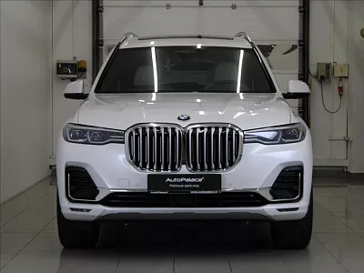 BMW X7 3,0 40ix Individual MerinoBlue 250 kW automat bílá