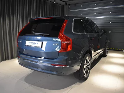 Volvo XC90 B5 Plus Bright 7-seat B5 AWD Mild hybrid 173 kW automat modrá Denim Blue Metallic