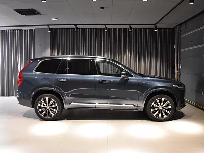 Volvo XC90 B5 Plus Bright 7-seat B5 AWD Mild hybrid 173 kW automat modrá Denim Blue Metallic