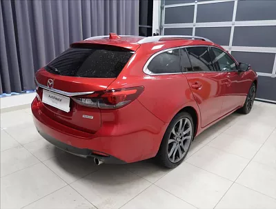 Mazda 6 2,2 D AUT AWD Revolution 129 kW automat červená