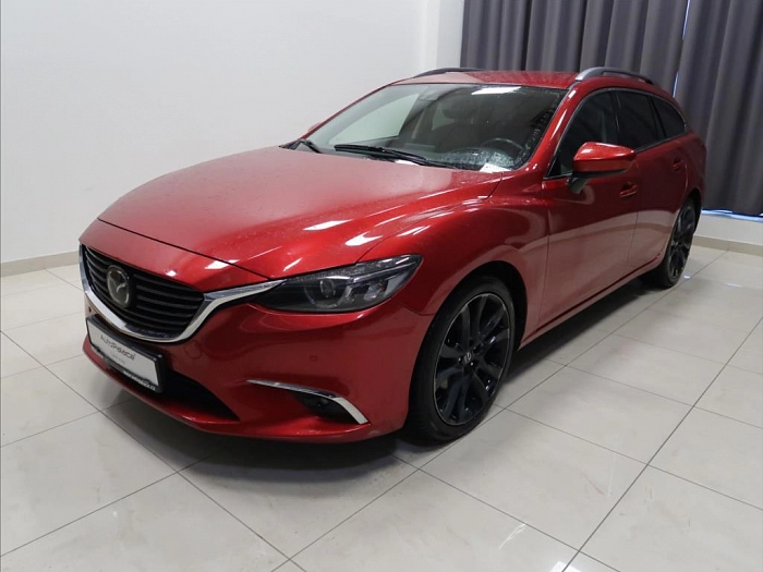 Mazda 6 2,2 D AUT AWD Revolution 129 kW automat červená