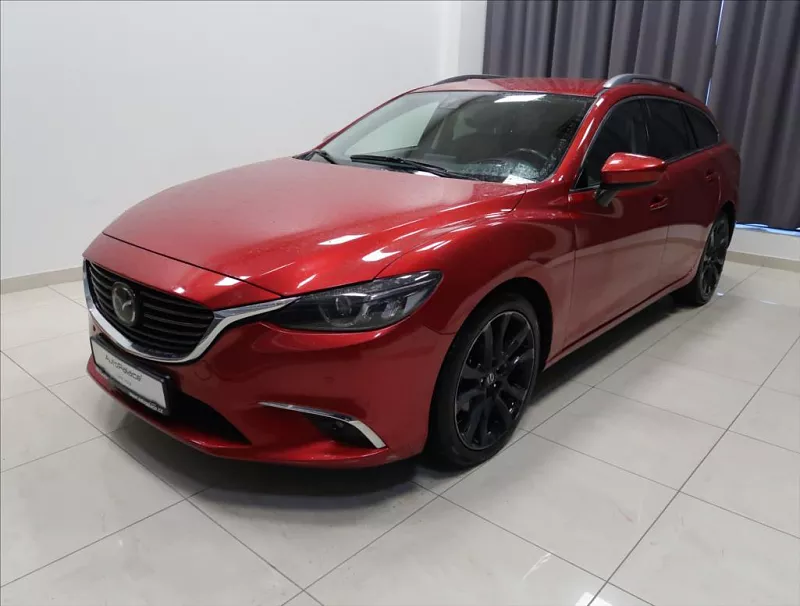 Mazda 6 2,2 D AUT AWD Revolution 129 kW automat červená