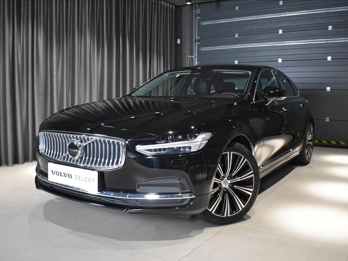 Volvo S90 2,0 B5 FWD INS Bezklíč,BLIS 184 kW automat černá metalíza