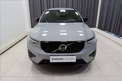 Volvo XC40 2,0 B3 Plus Dark AUT 120 kW automat šedá