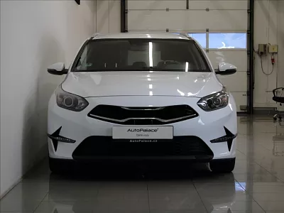 Kia Ceed 1,6 CRDi MHEV 100kW Exc.66tkm 100 kW bílá