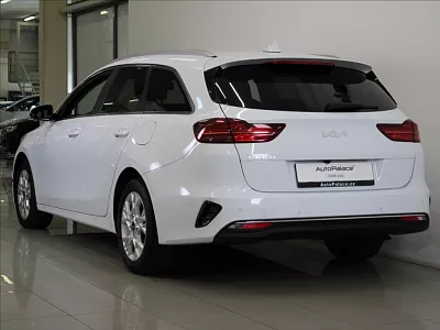 Kia Ceed 1,6 CRDi MHEV 100kW Exc.66tkm 100 kW bílá