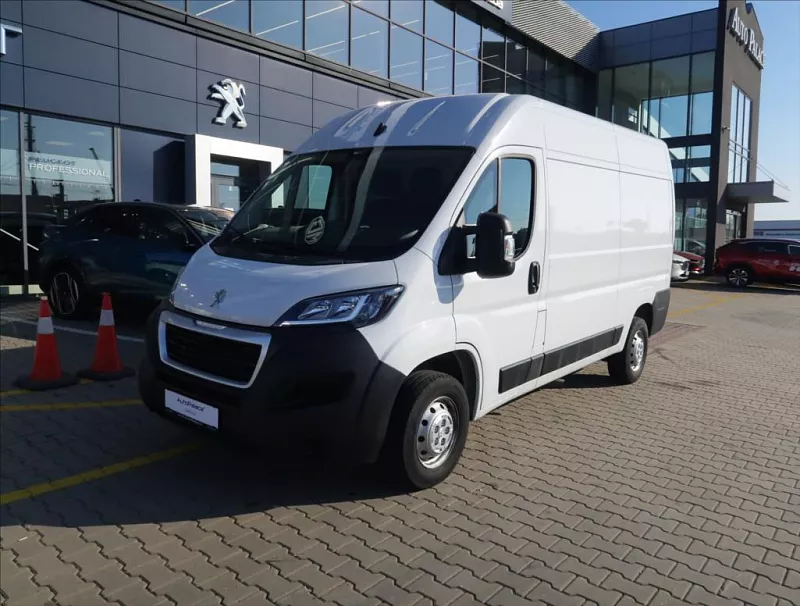 Peugeot Boxer 2,2 BlueHDI 140 3300 L2H2 103 kW bílá