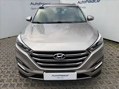 Hyundai Tucson 2,0 CRDI STYLE 4X4 1.MAJITEL 100 kW světle hnědá metalíza