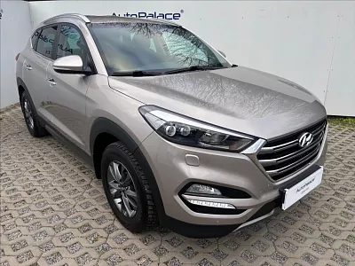 Hyundai Tucson 2,0 CRDI STYLE 4X4 1.MAJITEL 100 kW světle hnědá metalíza