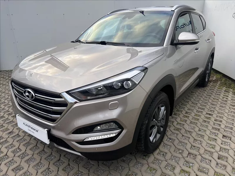 Hyundai Tucson 2,0 CRDI STYLE 4X4 1.MAJITEL 100 kW světle hnědá metalíza