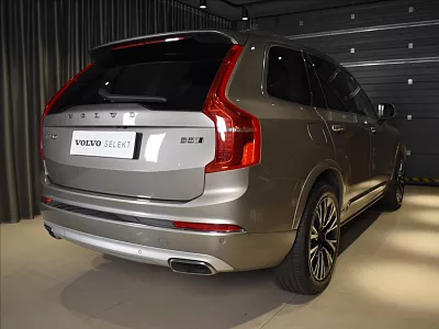 Volvo XC90 2,0 B5 AWD INS Headup,Vzduch 173 kW automat šedá