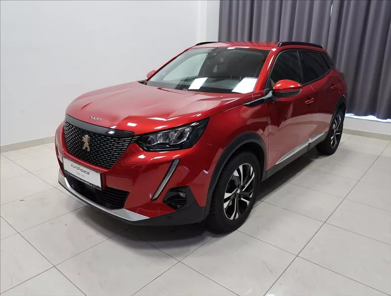 Peugeot 2008 1,2 ALLURE  PureTech 130 MAN6 96 kW červená