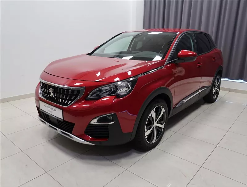 Peugeot 3008 1,2 ALLURE  PureTech 130 96 kW červená