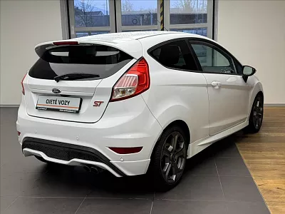 Ford Fiesta 1,6 ST+  EcoBoost 134 kW bílá