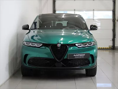 Alfa Romeo Tonale 1,3 PHEV 280k. Q4 Veloce 24tkm 206 kW automat zelená