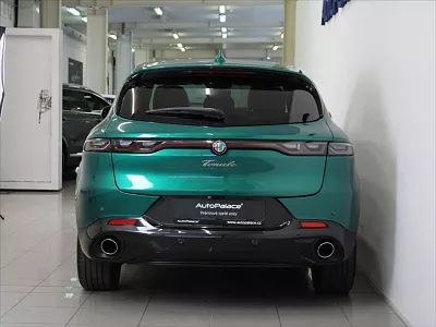 Alfa Romeo Tonale 1,3 PHEV 280k. Q4 Veloce 24tkm 206 kW automat zelená