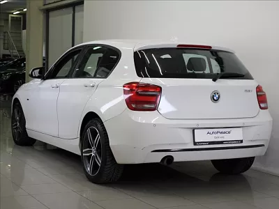 BMW 1 1,6 116i 100kW Sport AAC ČR 100 kW bílá