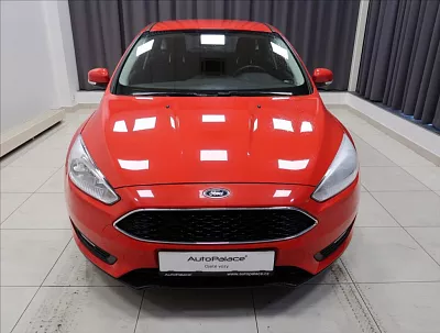 Ford Focus 1,6 Trend  Duratec Ti-VCT 105k 77 kW červená