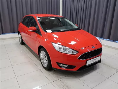 Ford Focus 1,6 Trend  Duratec Ti-VCT 105k 77 kW červená