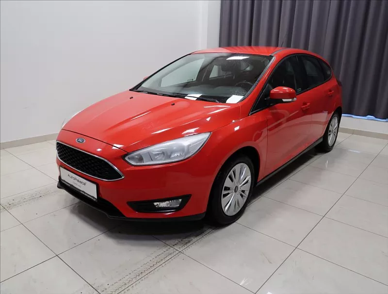 Ford Focus 1,6 Trend  Duratec Ti-VCT 105k 77 kW červená