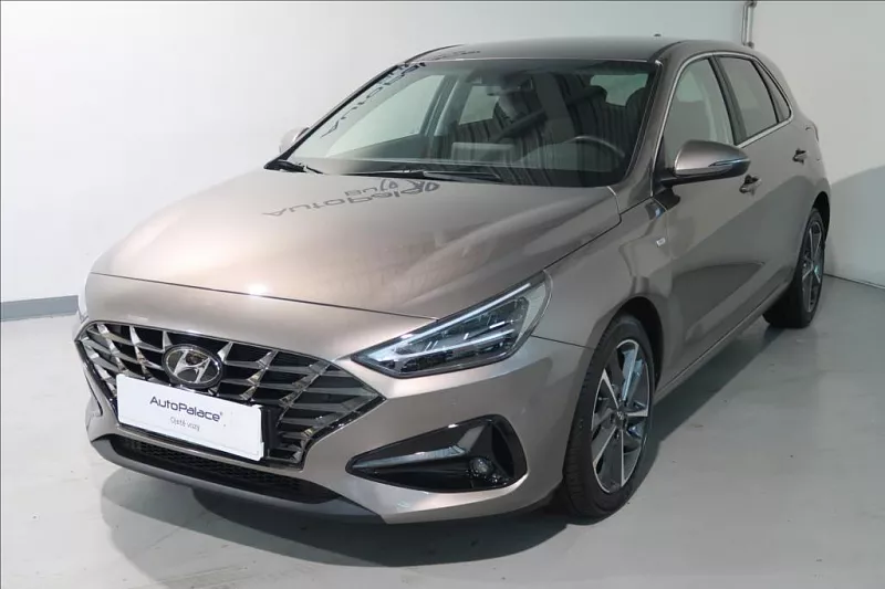 Hyundai i30 1,5 T-GDI Mild Hyb Style 117 kW automat světle hnědá metalíza